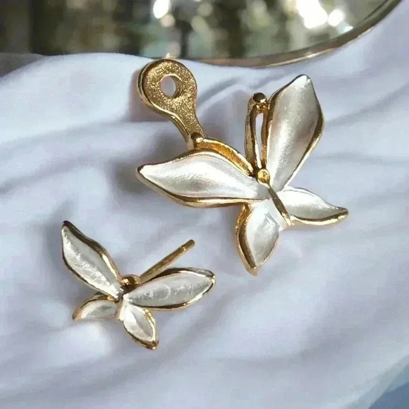 🆕️Versatile Butterfly Stud Earrings 🦋 | Dual-Wear Design for Elegant Look ✨ - Picture 7 of 14